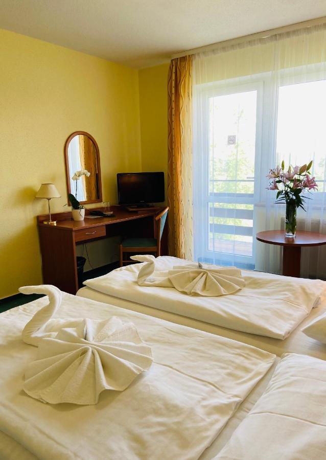 Garni Hotel Pyramida Хеб Экстерьер фото